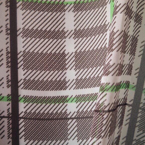 Vince Camuto Green Plaid Flowy High Low Blouse - Picture 7 of 7